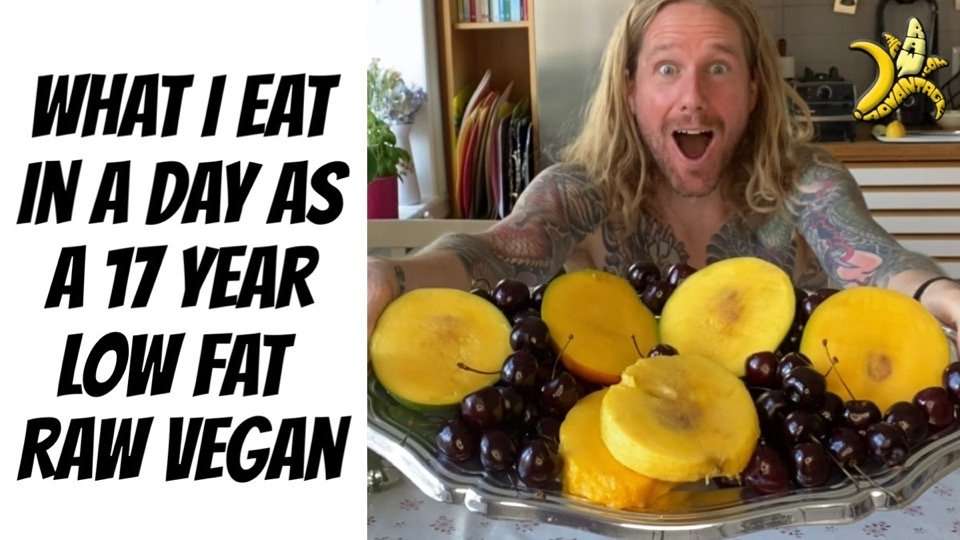 What I eat in a day as a 17 year low fat raw vegan