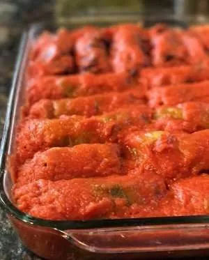 Raw Vegan Cabbage Rolls 5 cabbage rolls sauce