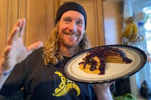 The Best Raw Vegan Pancake Recipe + Bonus Berry Syrup! 3 raw vegan pancakes