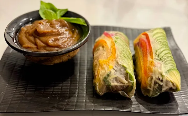 Riceless raw vegan rice paper wraps with Daniel Mckinnon @enzyme.333 - The  Raw Advantage